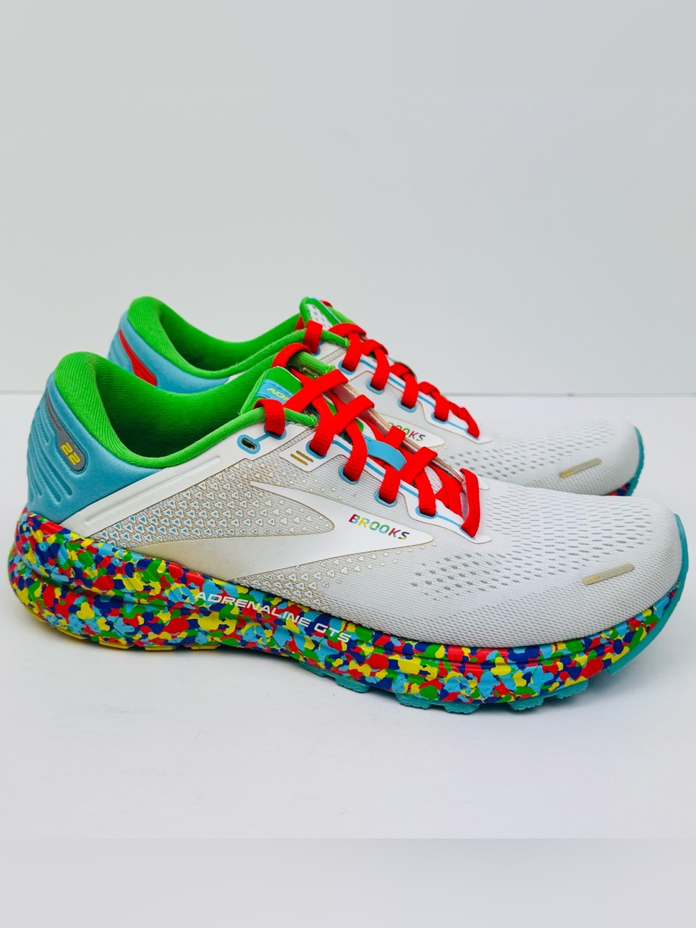 Brooks Adrenaline GTS 22 'Bowl O' limited-edition cereal theme. Clean. Women’s 9